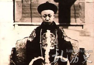 1912年2月12日清帝退位封建君主专制制度结束