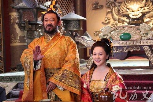 《隋唐演义》程咬金老婆剧照 刘梓娇饰演的程咬金老婆花大脚