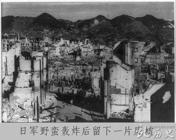 日军对重庆大轰炸:历史上最严重挤压踩踏的惊天惨案