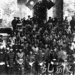 参加第一次东征的粤军第二师部分官兵。第二排左1为叶剑英