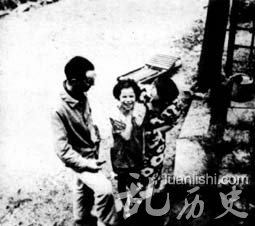 1939年，流亡中的布莱希特与妻女在一起