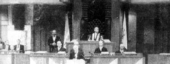 南非总统德克勒克释放曼德拉等黑人领导人