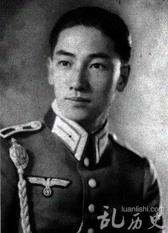 蒋纬国是谁? 蒋纬国简介 蒋纬国父亲母亲是谁?