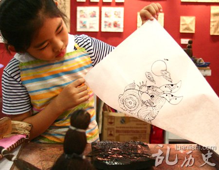 传统手工艺:年画制作的步骤和材料