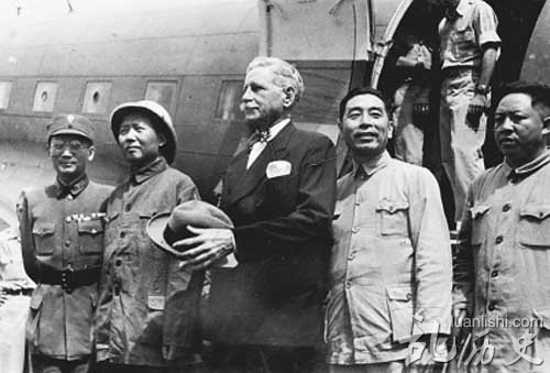 重庆谈判蒋介石为何放走毛泽东?国共重庆谈判真相