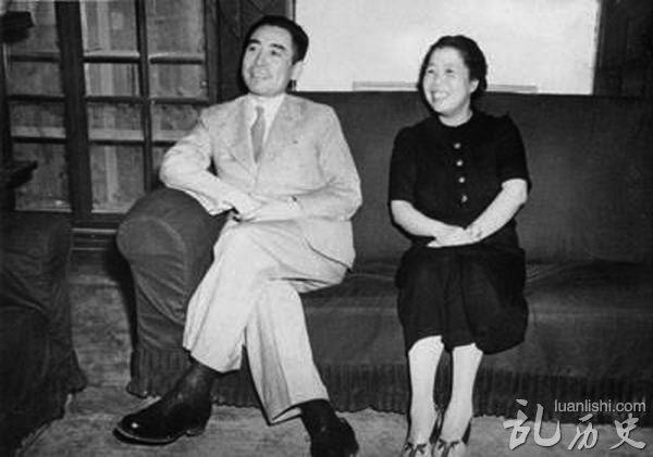 邓颖超是谁?邓颖超和邓小平什么关系?周恩来的妻子是谁?