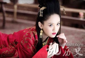 笑傲江湖东方不败和任盈盈什么关系?东方不败和任盈盈为什么换心?