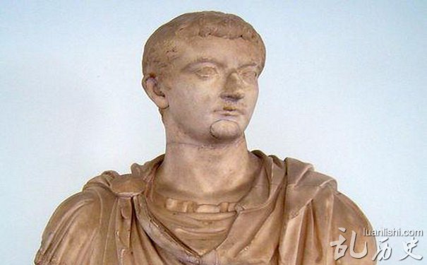 罗马皇帝塑像