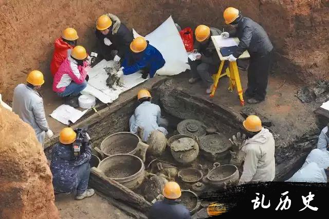 有一个古老的国家,皇陵至今未找到,墓中的镇国神器令人神往