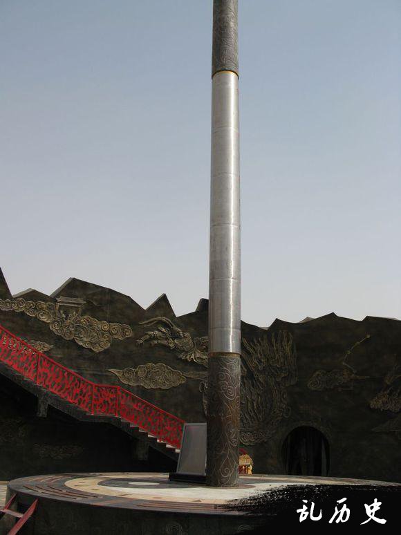这位帝王的陵寝4000年也未找到,墓中埋有三件通天的法宝!