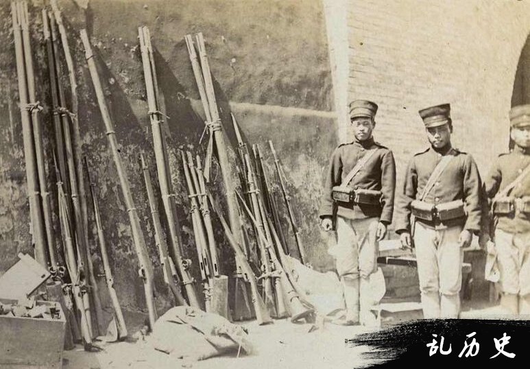 清朝老照片:八国联军缉获清军兵器