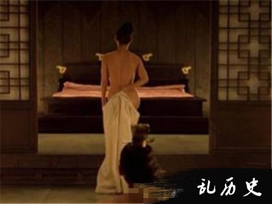 古代天子玩妃子全进程床照曝光 竟还上刑具?