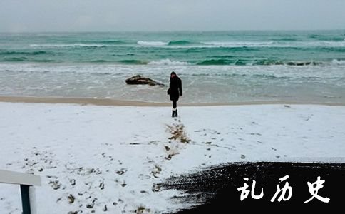 意大利阳光小镇连续下雪