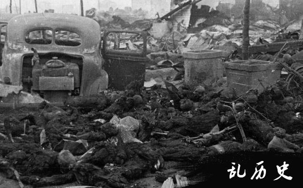 广岛核爆炸图片