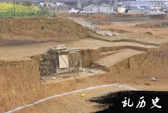 四川发现北宋正二品官员家族墓 出土大量彩绘佣及瓷器