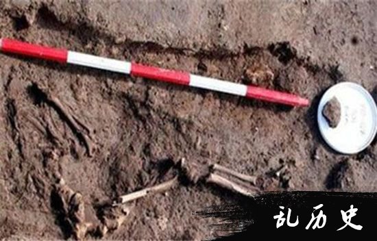 英国考古学家发现公元3世纪女孩尸体：疑死于谋杀