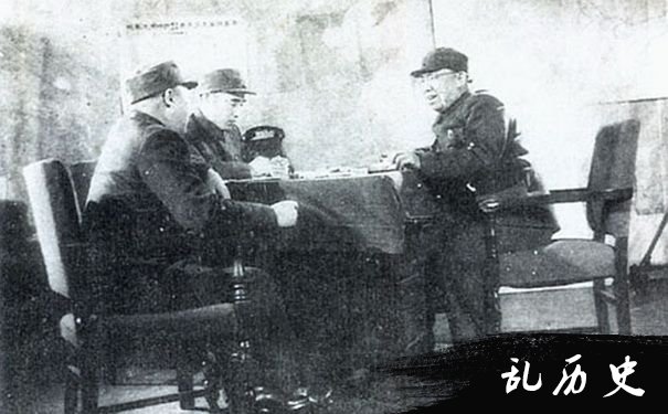 1949年1月林彪与罗荣桓、聂荣臻在平津战役中