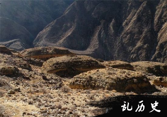 西藏发现2700多年古墓群 挖掘出13座墓葬