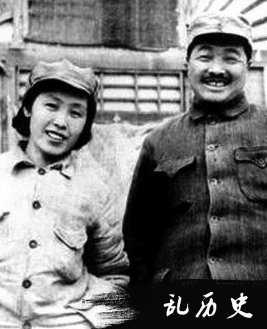 贺龙蹇先任合照