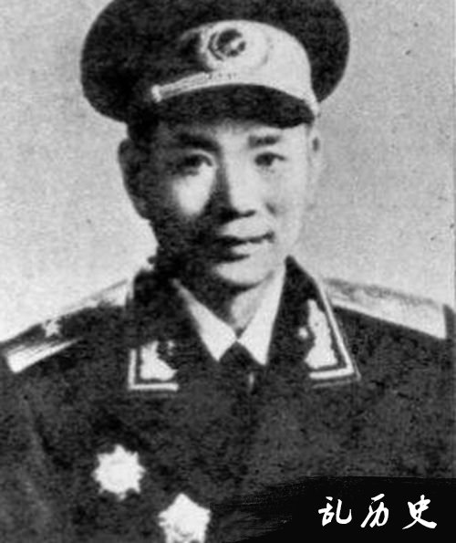 李震