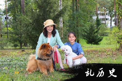严歌苓领养女儿妍妍 严歌苓女儿照片