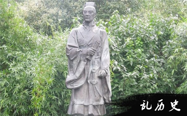 萧统雕像