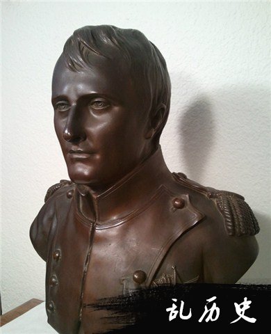 拿破仑铜像