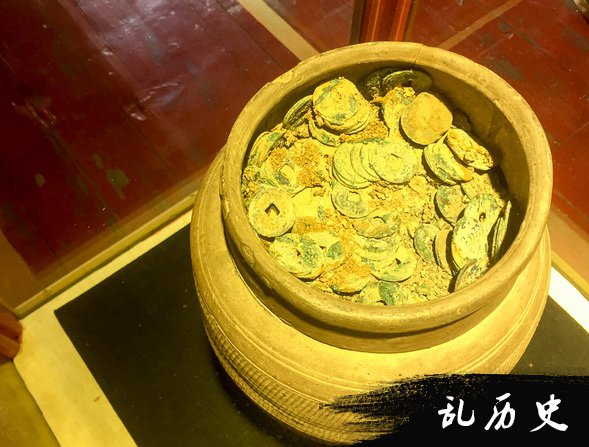 中国古代土豪：家产40亿 铜钱堆成山