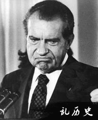尼克松演讲时的照片