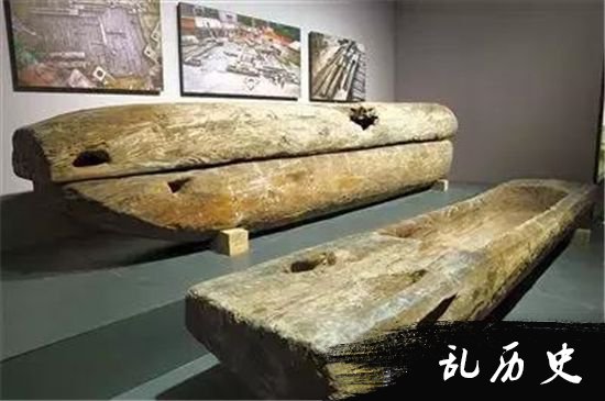 端午节是为了纪念屈原 屈原是投江而死吗？
