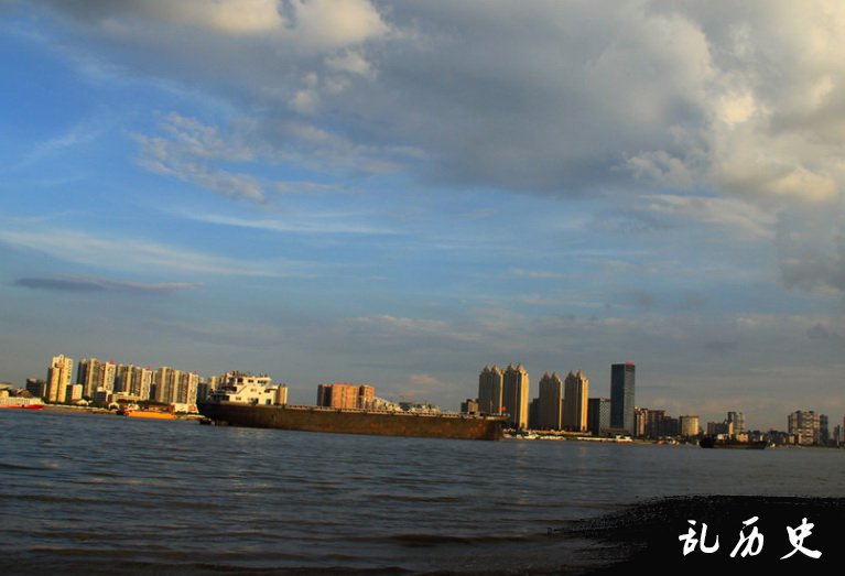 武汉汉口江滩夜景图片 汉口江滩公园图片