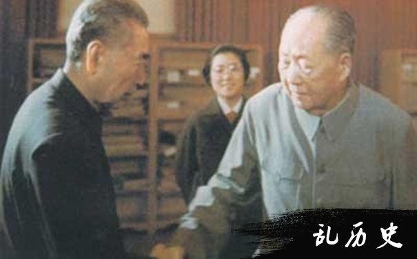 毛泽东主席与周恩来总理晚年照