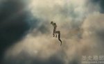 世界上有龙吗？真龙现身劈死害人老狐狸