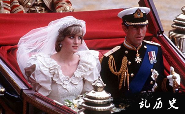 查尔斯王子与黛安娜王妃举行婚礼