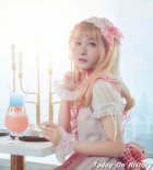 徐娇晒cosplay洋娃娃照 二次元少女实在逼真