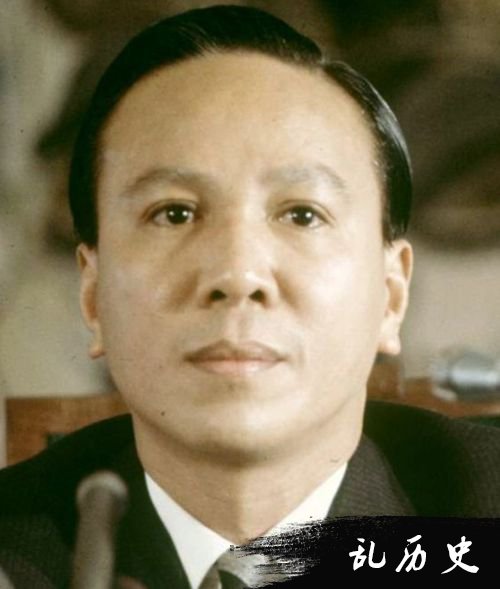 2001年9月29日南越前将军和前总统阮文绍去世。