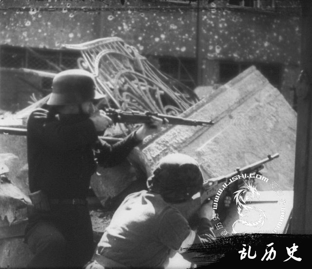 波兰华沙起义宣告失败(todayonhistory.com)