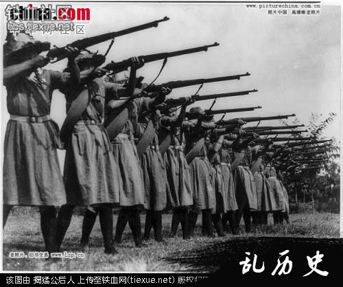 当年的国军女兵与现在的“国军女兵”