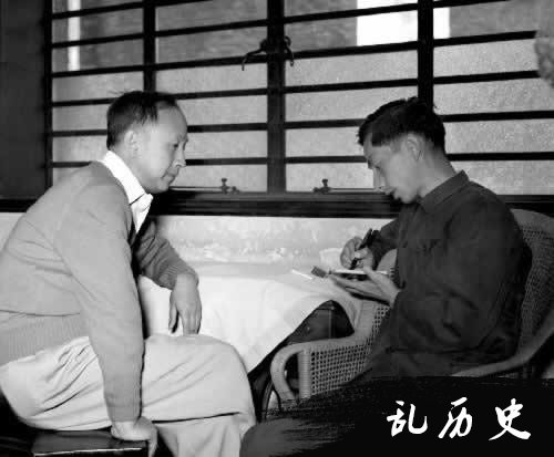 科学家钱学森从美国归来(Todayonhistory.com)