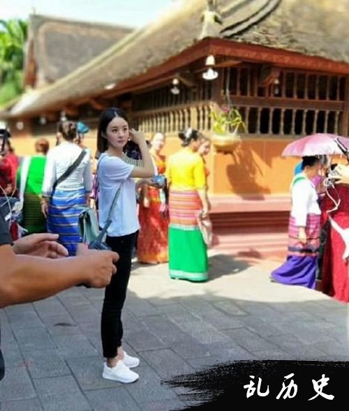 偶遇赵丽颖 路人拍都美翻天