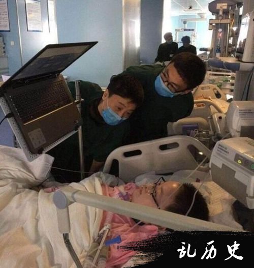 经过学习，娄滔已能通过眼球打字，并上微信联系同学，发送“谢谢你们！”。