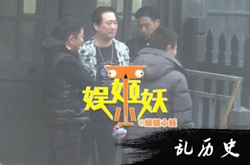 郑爽爸爸开豪车探班 宠女狂魔再上线