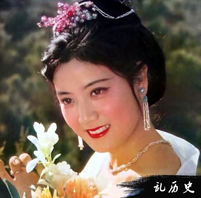 中国女演员李秀明出生(todayonhistory.com)