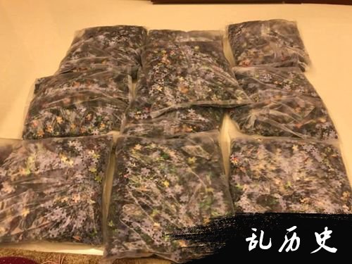 岳云鹏晒雷佳音送给的3万块拼图 闺女一脸绝望