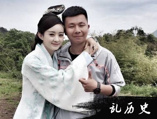 神助攻？赵丽颖表弟晒与吴亦凡合照