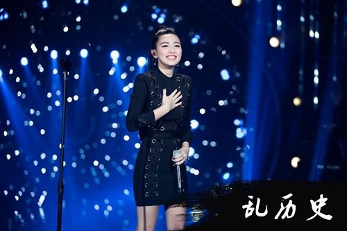 《歌手2018》张天酷似女版007 超强舞台表现力被赞是黑马