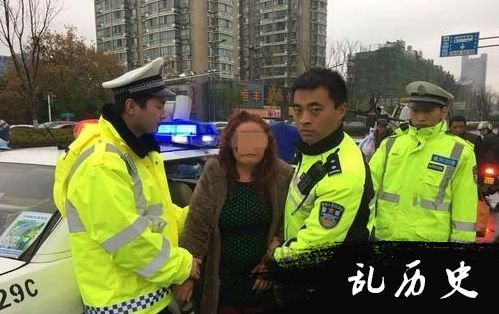 女司机被捕