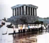 我国与越南建立外交关系(TodayOnHistory.com)