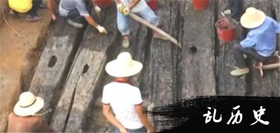 古墓发掘出房产证 莫非以前就有房产证了？