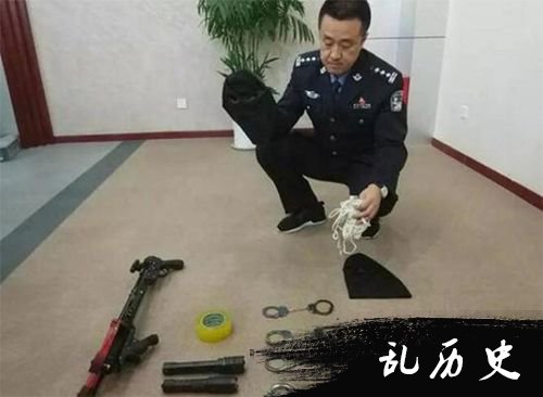 作案工具。 警方供图